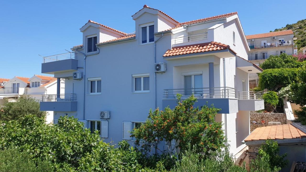 Apartments With A Parking Space Bilo, Primosten - 12870 Экстерьер фото